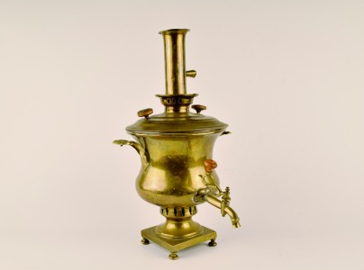 Миниатюрный самовар.