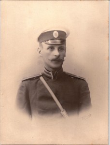 Фотопортрет пехотного обер-офицера.