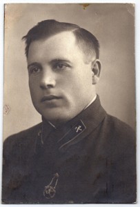 Фотография военного со знаком БГТО.